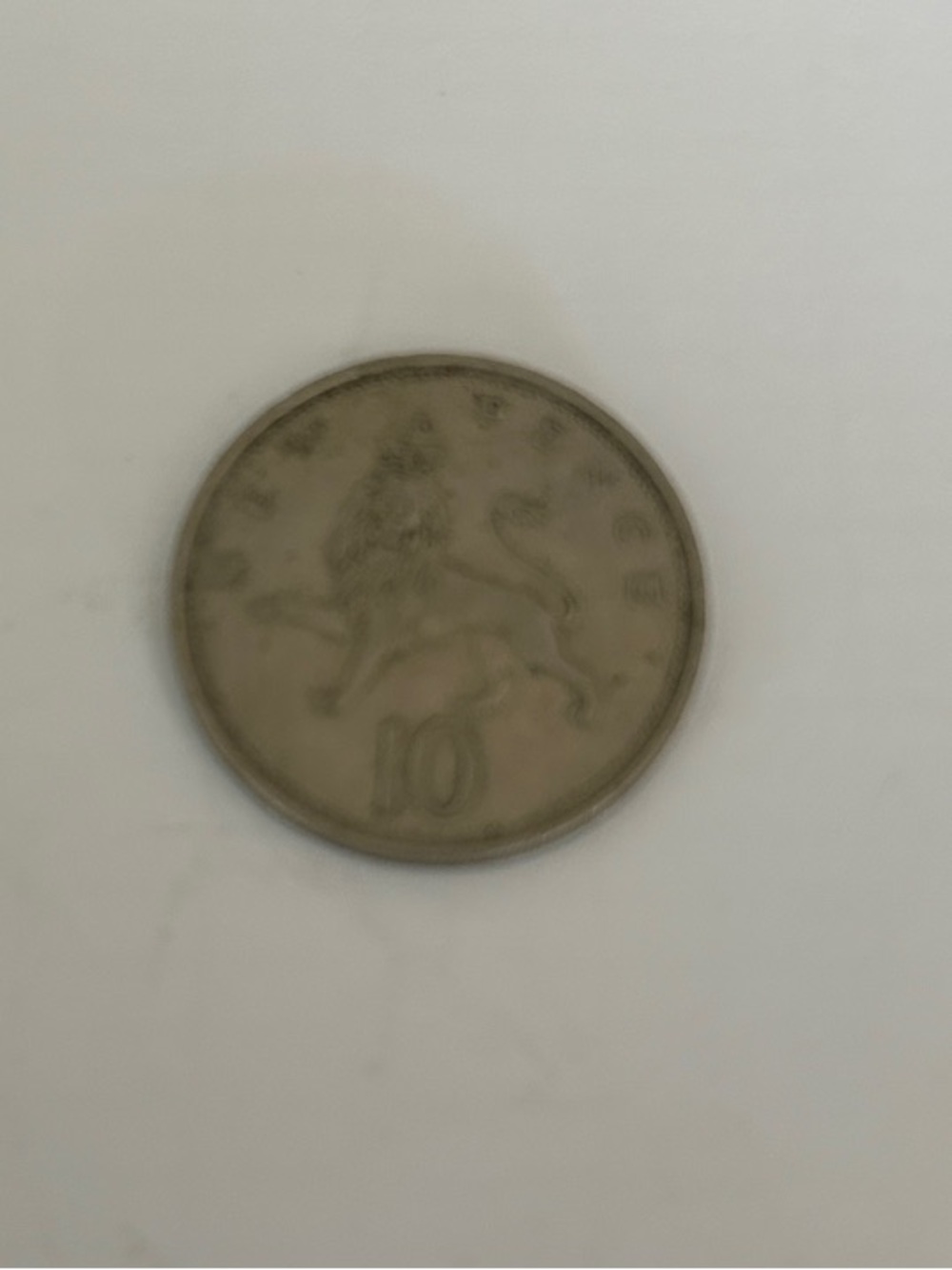 Vintage New pence 10- Silver Tone Lion Motif 1969***rare coin